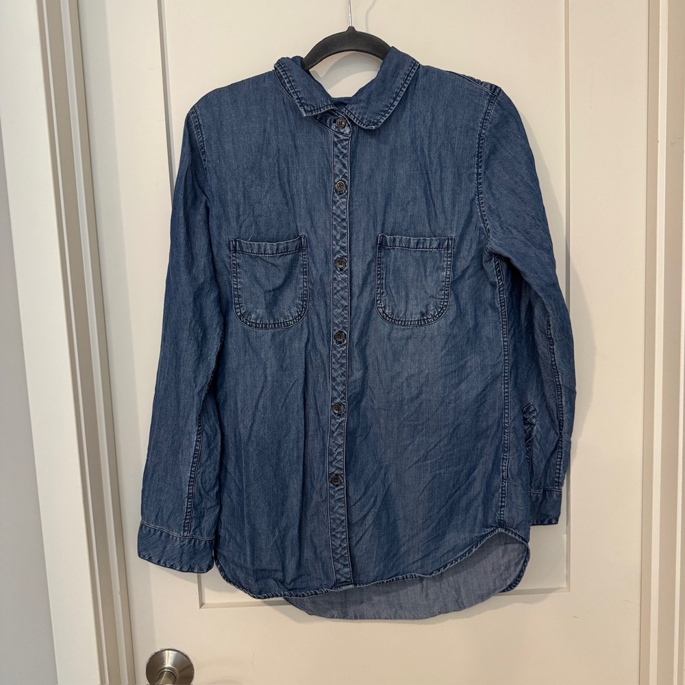 Rails Medium Wash Tencel Chambray Button Down Shirt Womens Size Medium